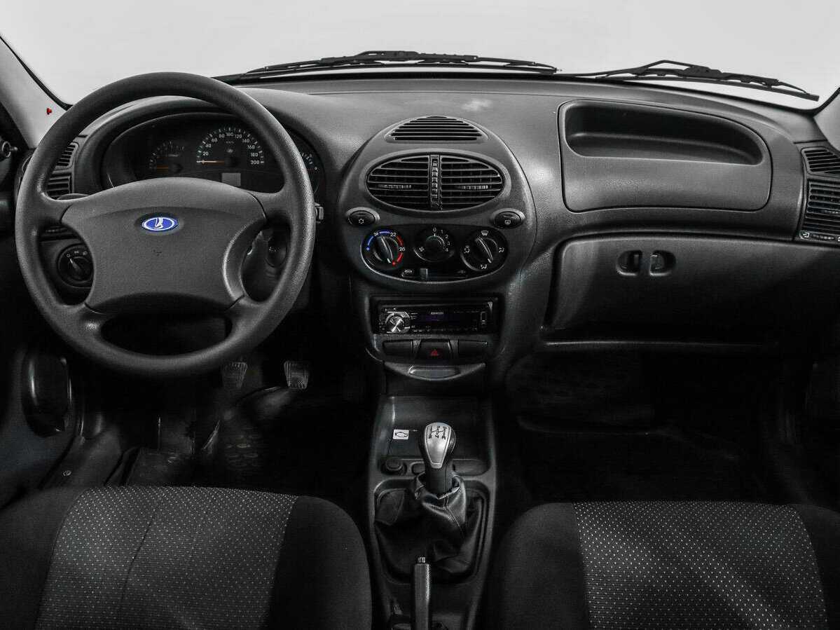 Lada (ВАЗ) Kalina с пробегом — 2013 год. Фото: #11