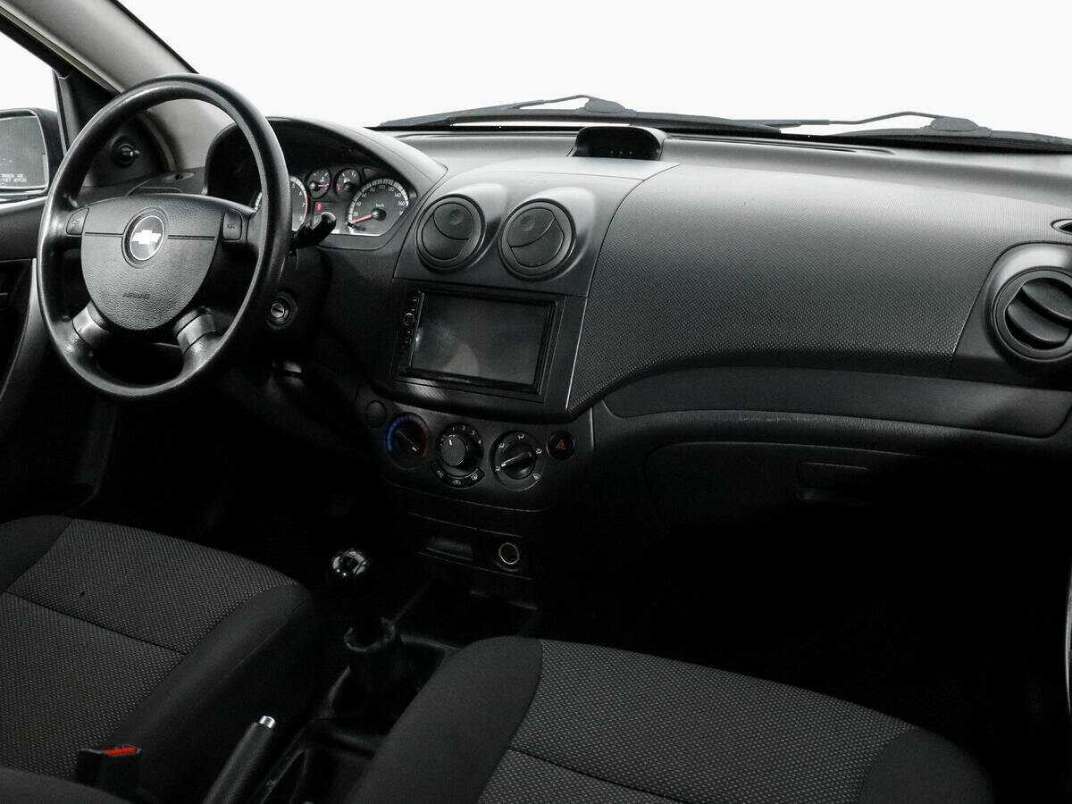 Chevrolet Aveo с пробегом — 2011 год. Фото: #8
