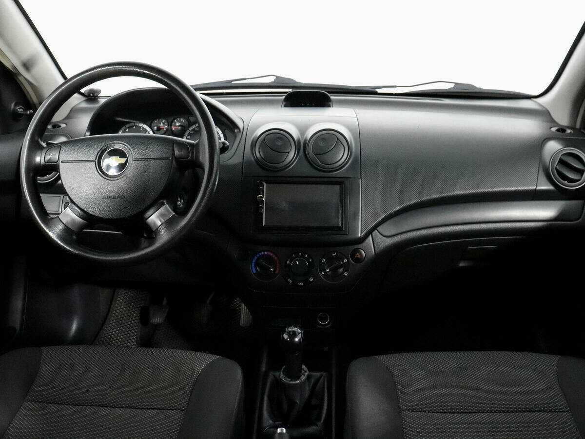 Chevrolet Aveo с пробегом — 2011 год. Фото: #9