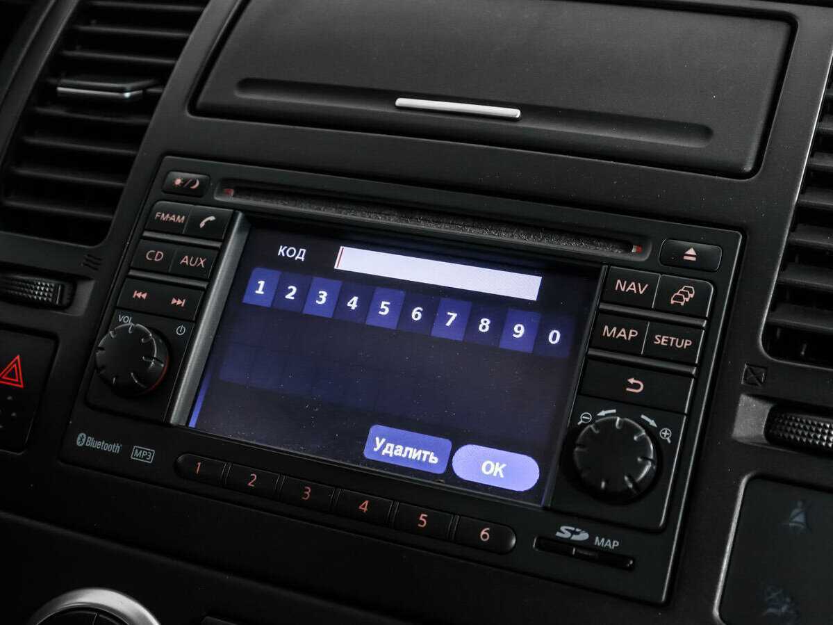 Nissan Tiida с пробегом — 2010 год. Фото: #11