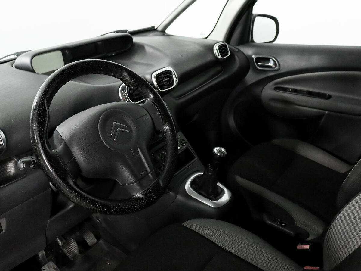 Citroen C3 Picasso с пробегом — 2011 год. Фото: #8