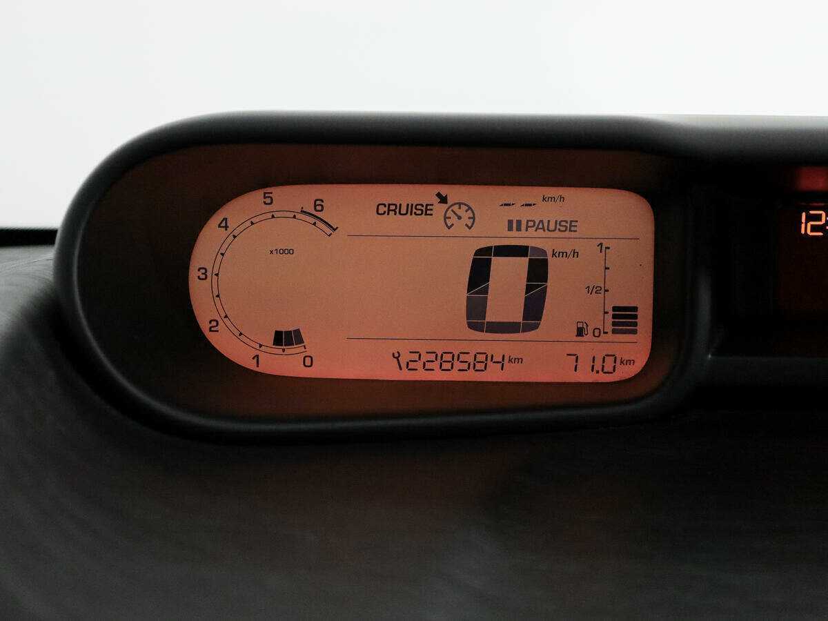 Citroen C3 Picasso с пробегом — 2011 год. Фото: #16