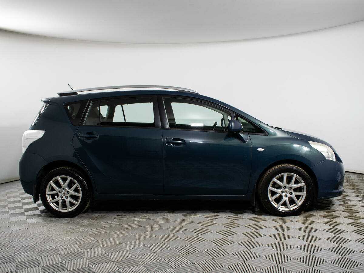 Toyota Verso с пробегом — 2010 год. Фото: #4