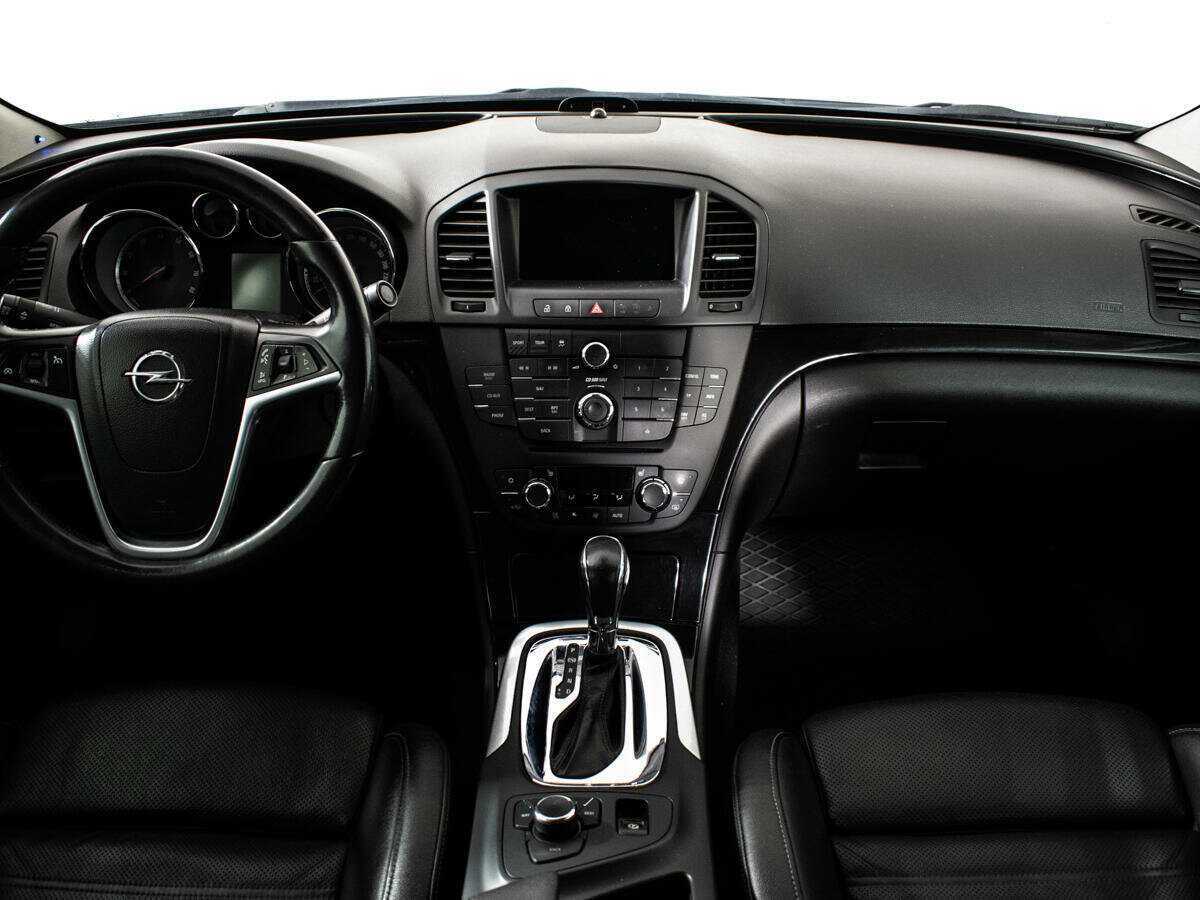 Opel Insignia с пробегом — 2011 год. Фото: #9