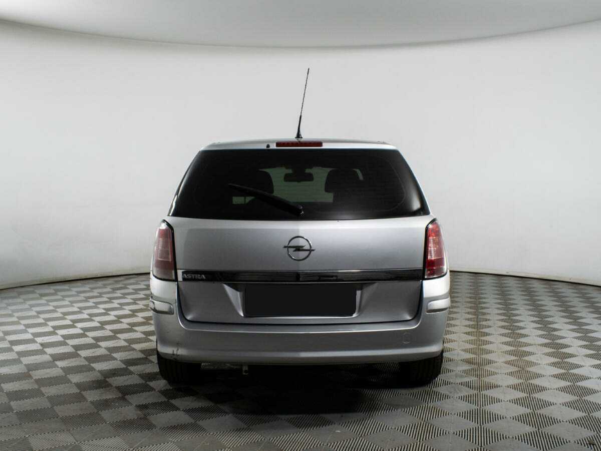 Opel Astra с пробегом — 2014 год. Фото: #5
