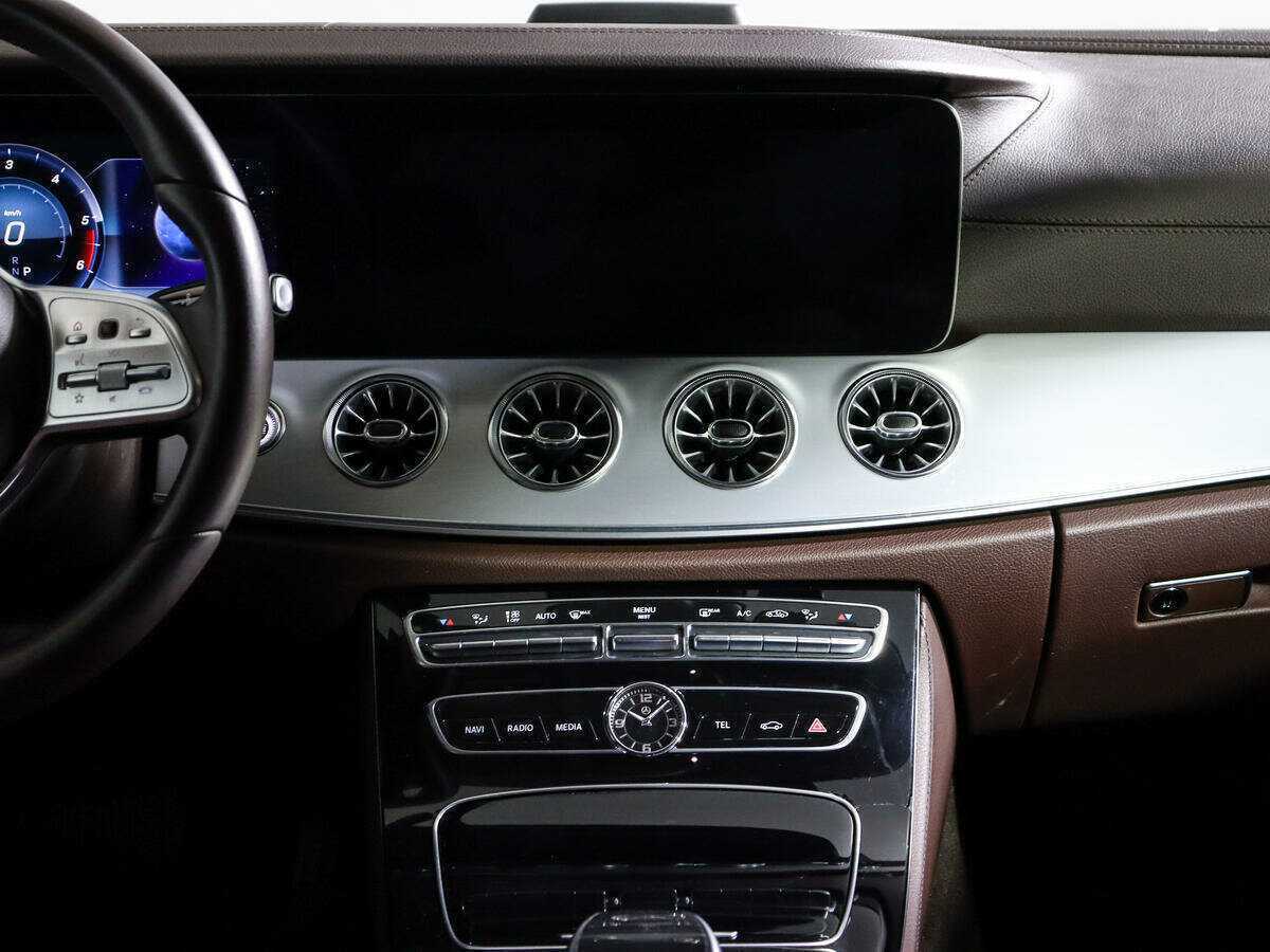 Mercedes-Benz CLS с пробегом — 2018 год. Фото: #10