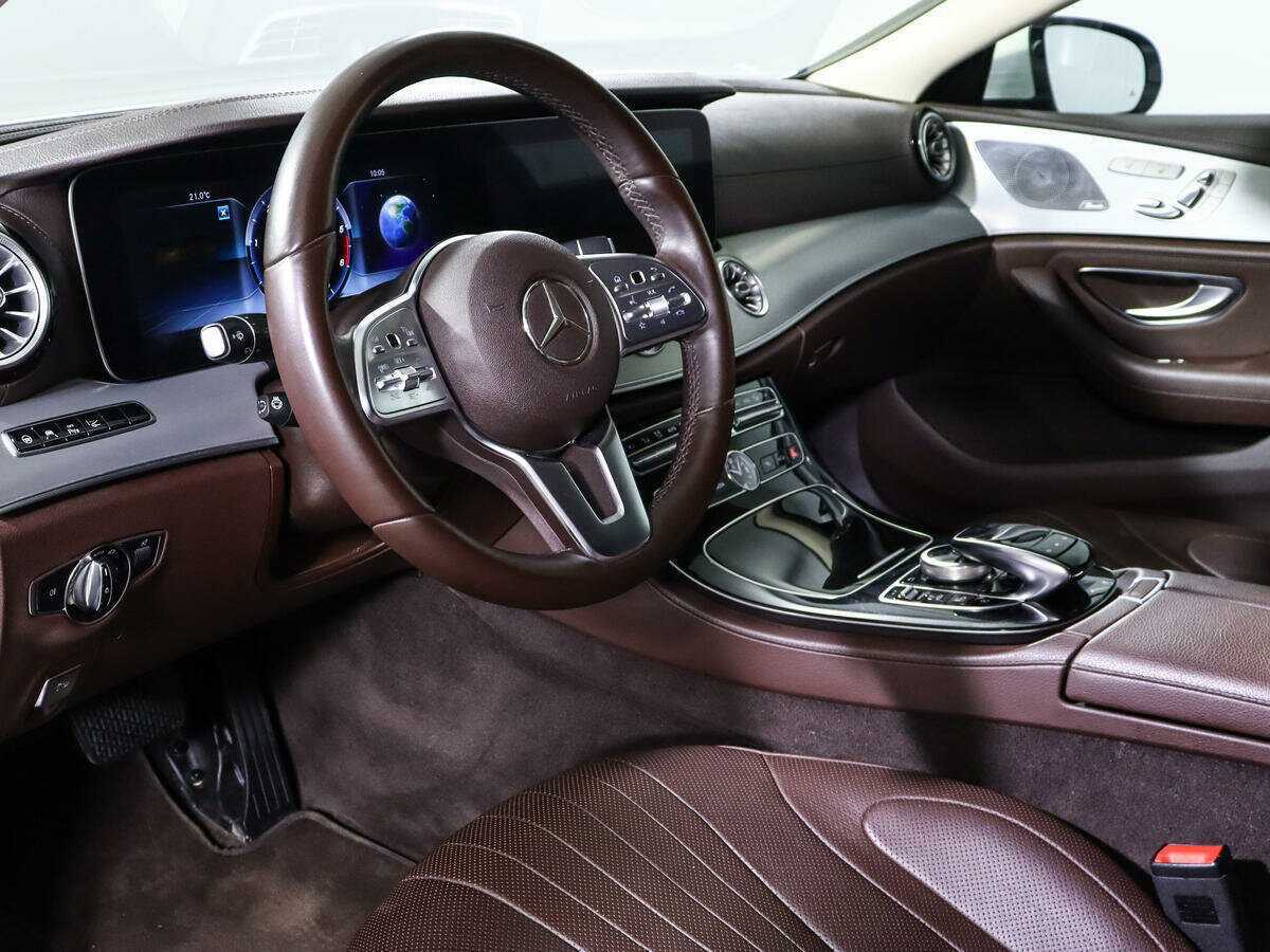Mercedes-Benz CLS с пробегом — 2018 год. Фото: #11