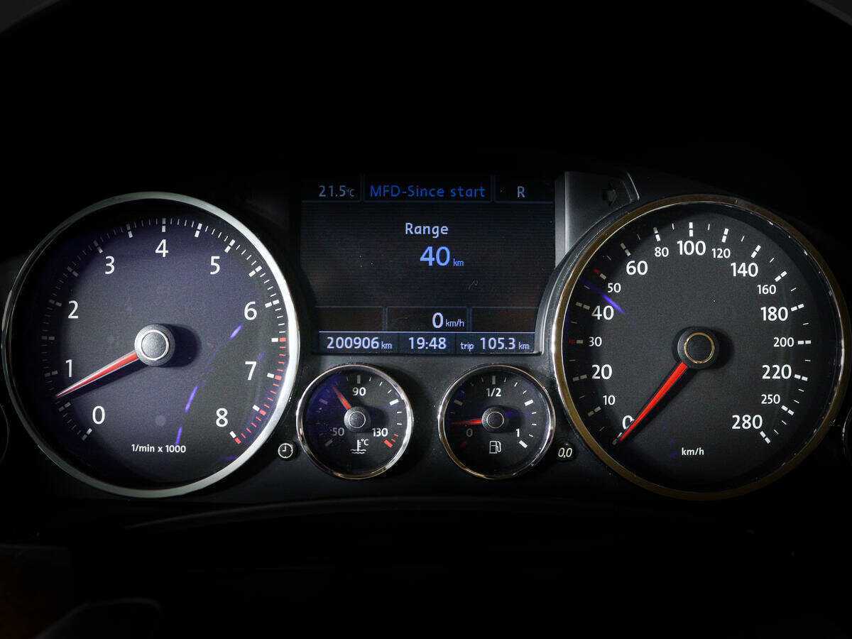 Volkswagen Touareg с пробегом — 2008 год. Фото: #10