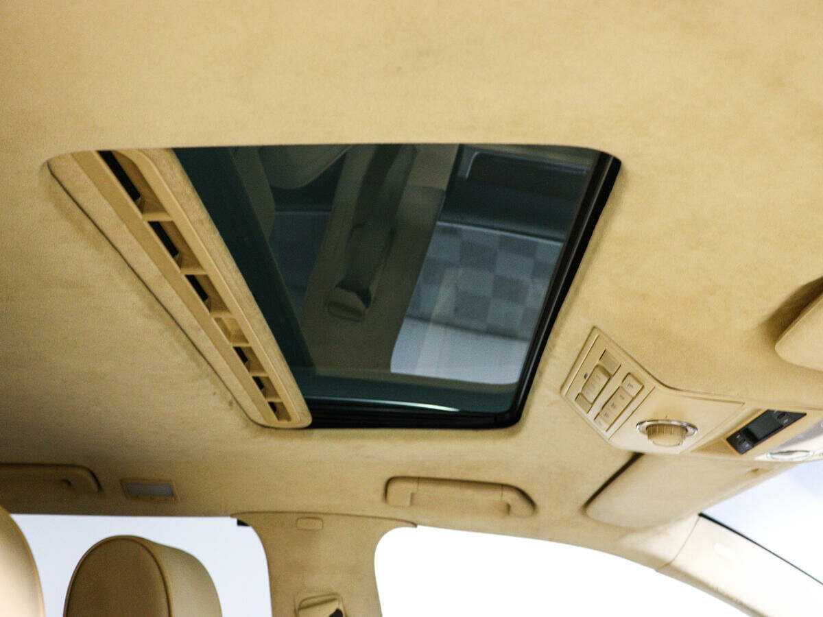 Volkswagen Touareg с пробегом — 2008 год. Фото: #17