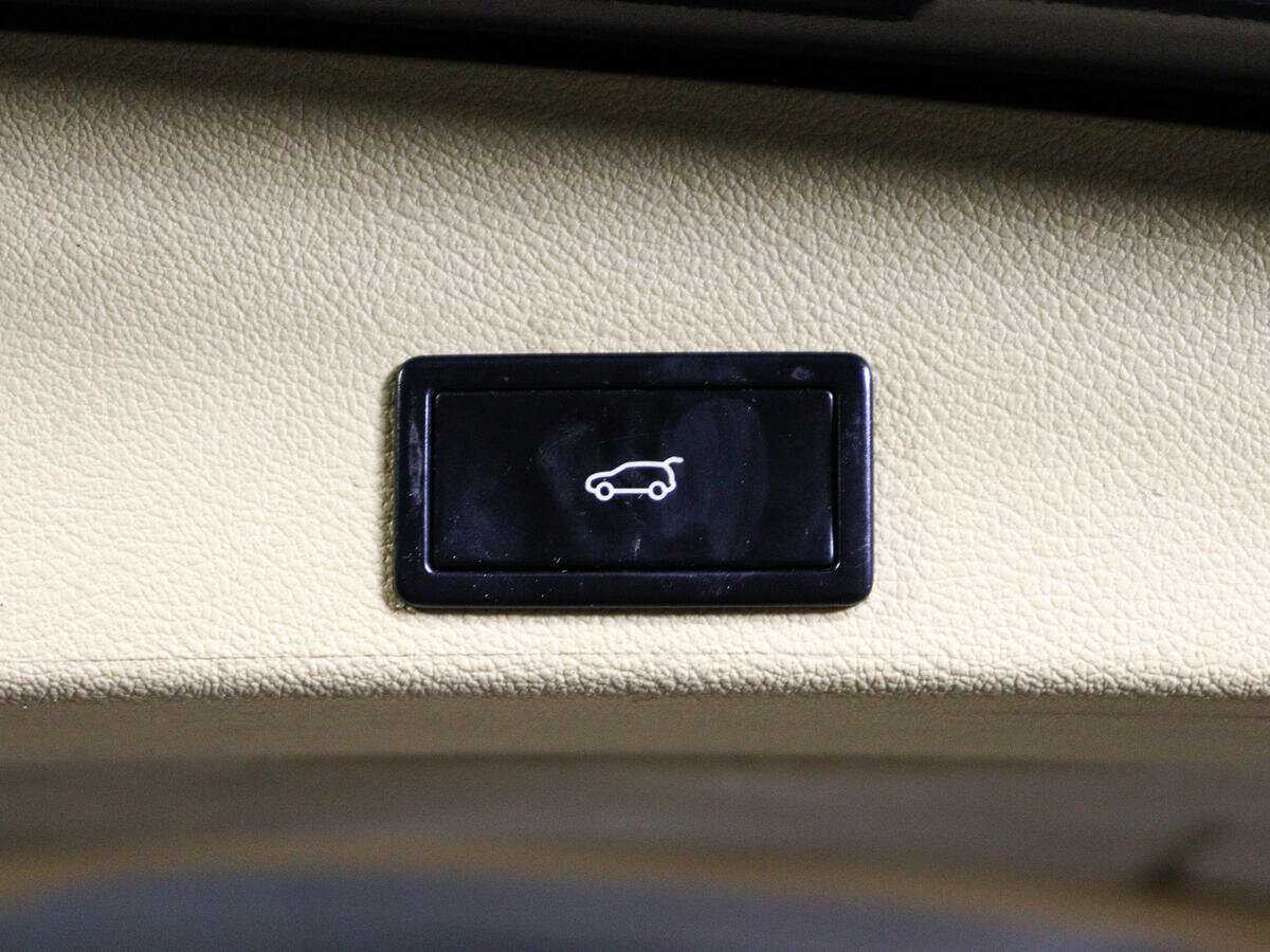 Volkswagen Touareg с пробегом — 2008 год. Фото: #19