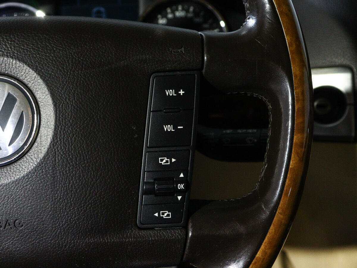 Volkswagen Touareg с пробегом — 2008 год. Фото: #22