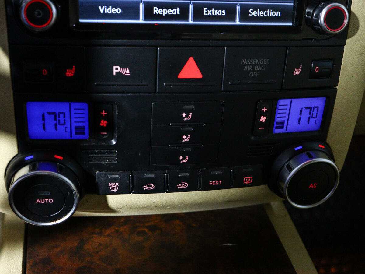 Volkswagen Touareg с пробегом — 2008 год. Фото: #24