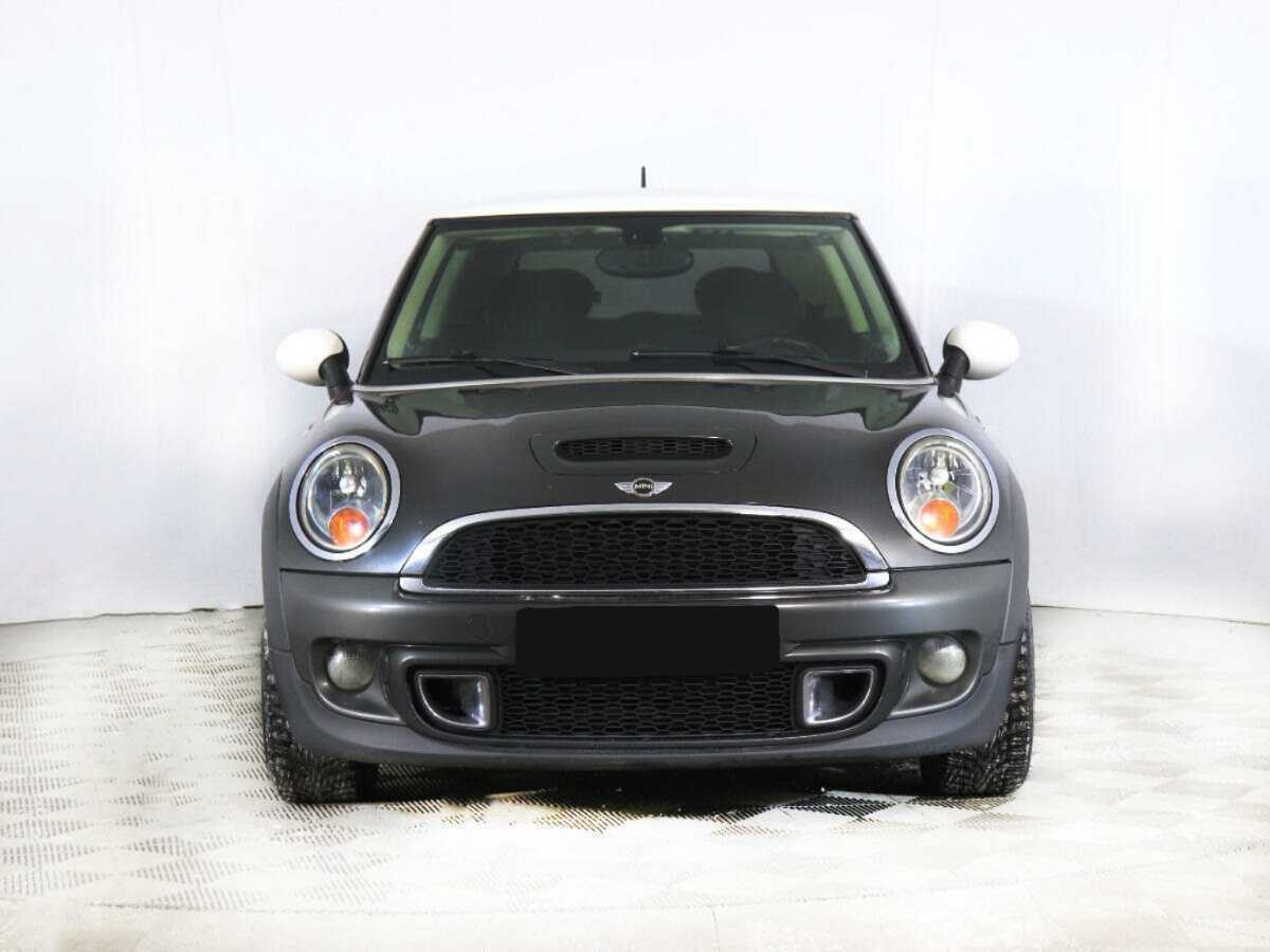 Mini Hatch с пробегом — 2011 год. Фото: #1