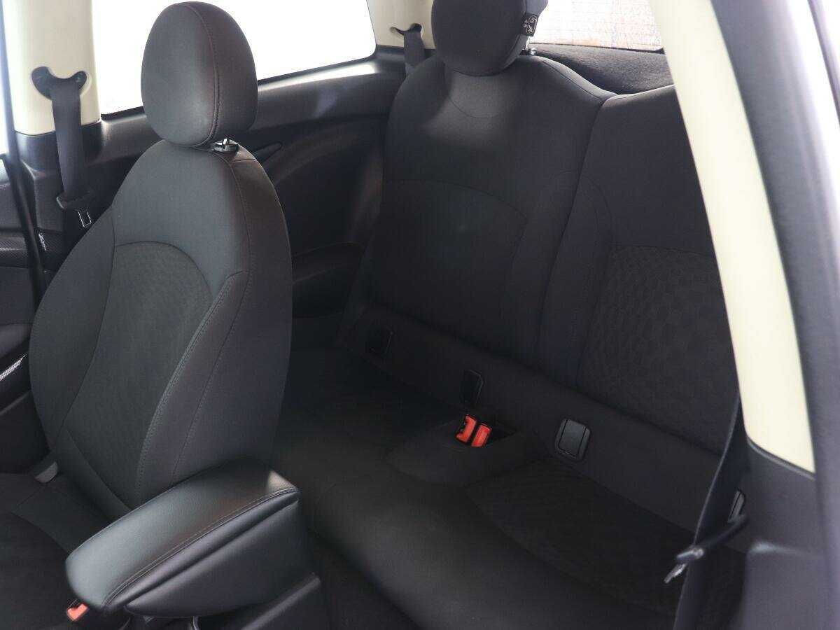 Mini Hatch с пробегом — 2011 год. Фото: #7