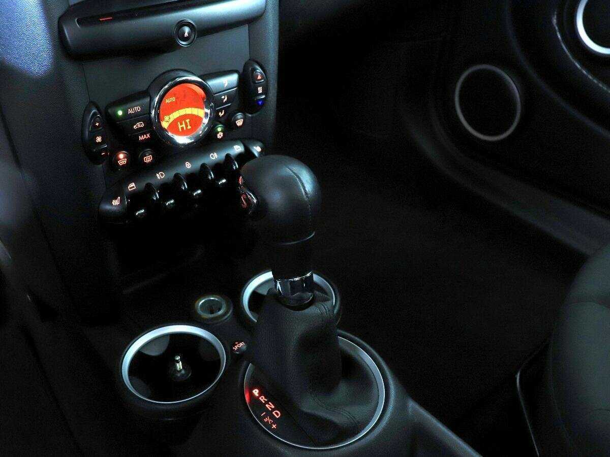 Mini Hatch с пробегом — 2011 год. Фото: #11