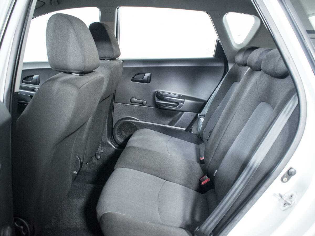 Kia Ceed с пробегом — 2010 год. Фото: #9