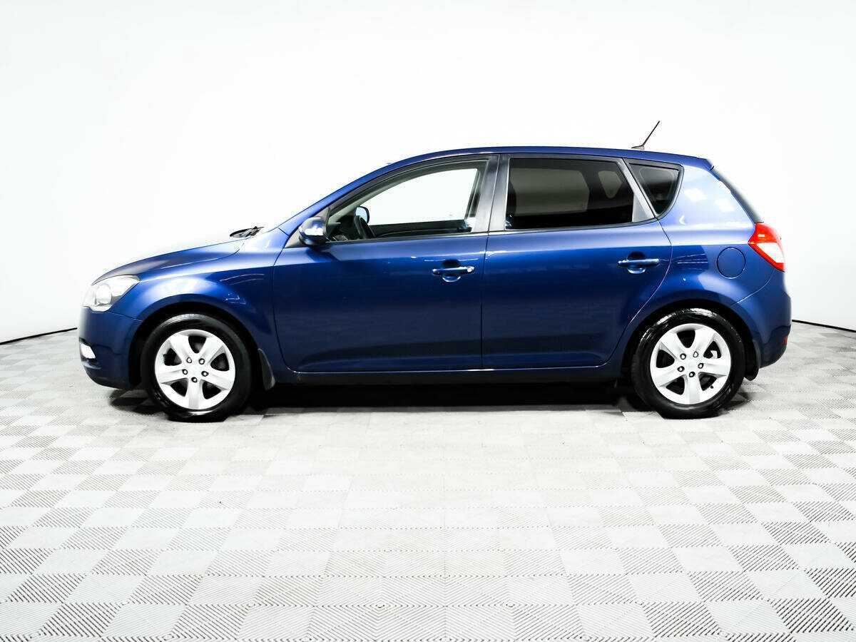 Kia Ceed с пробегом — 2010 год. Фото: #7