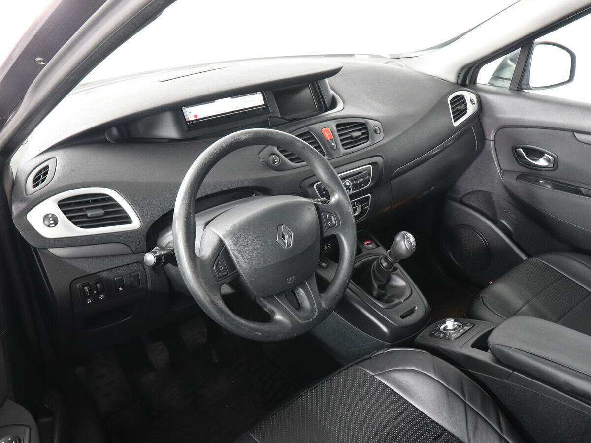 Renault Scenic с пробегом — 2010 год. Фото: #4