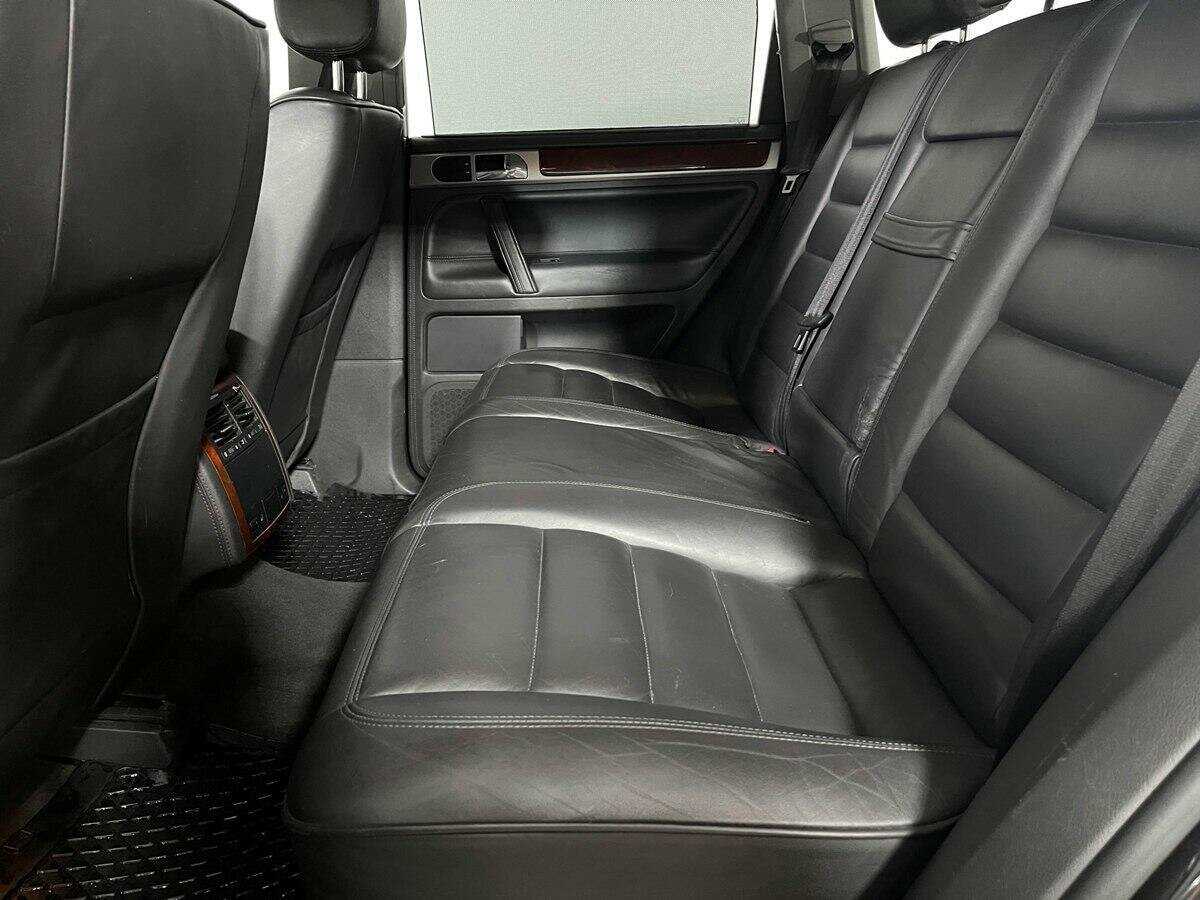 Volkswagen Touareg с пробегом — 2005 год. Фото: #9