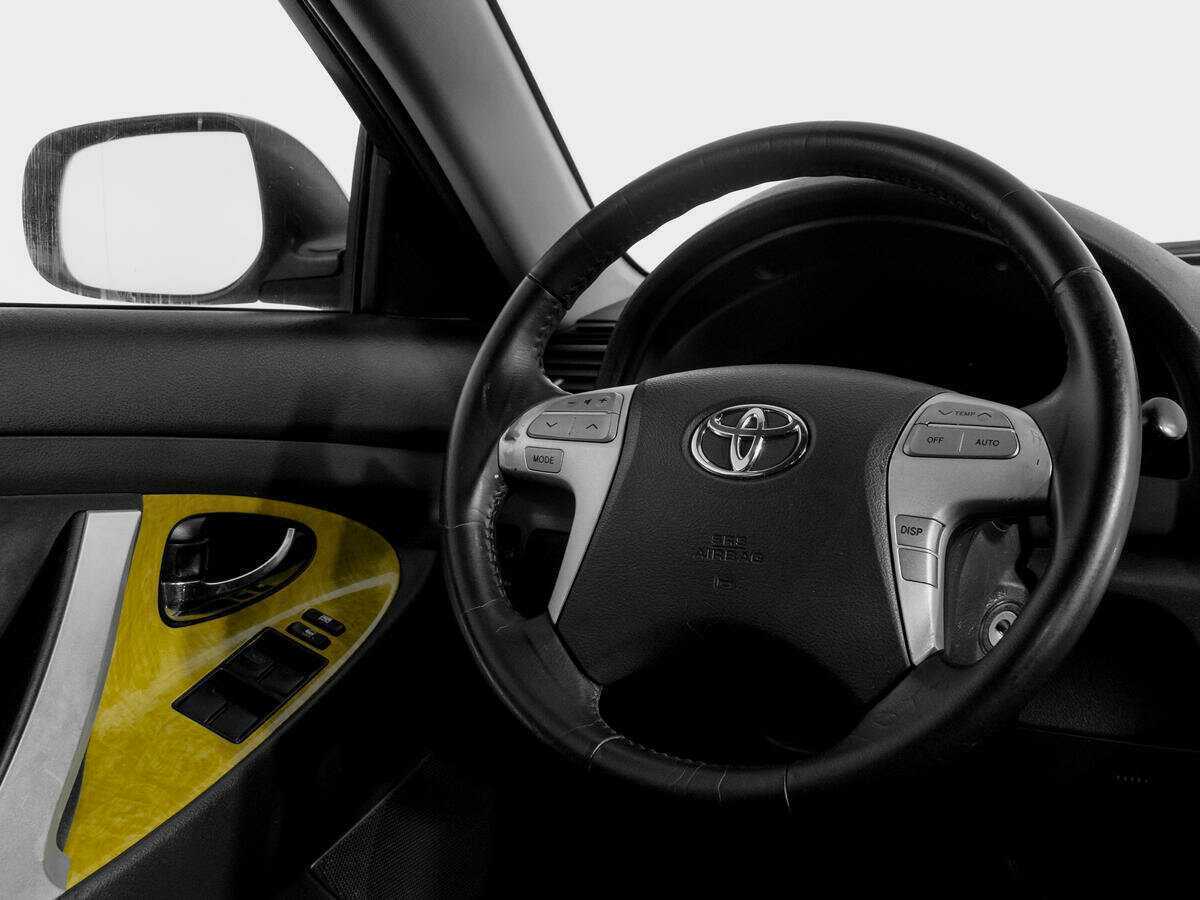 Toyota Camry с пробегом — 2006 год. Фото: #13