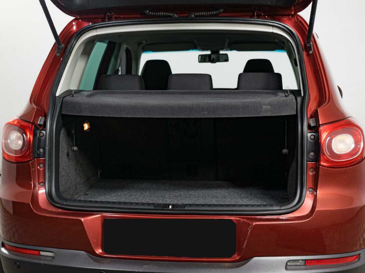 Volkswagen Tiguan с пробегом — 2009 год. Фото: #6