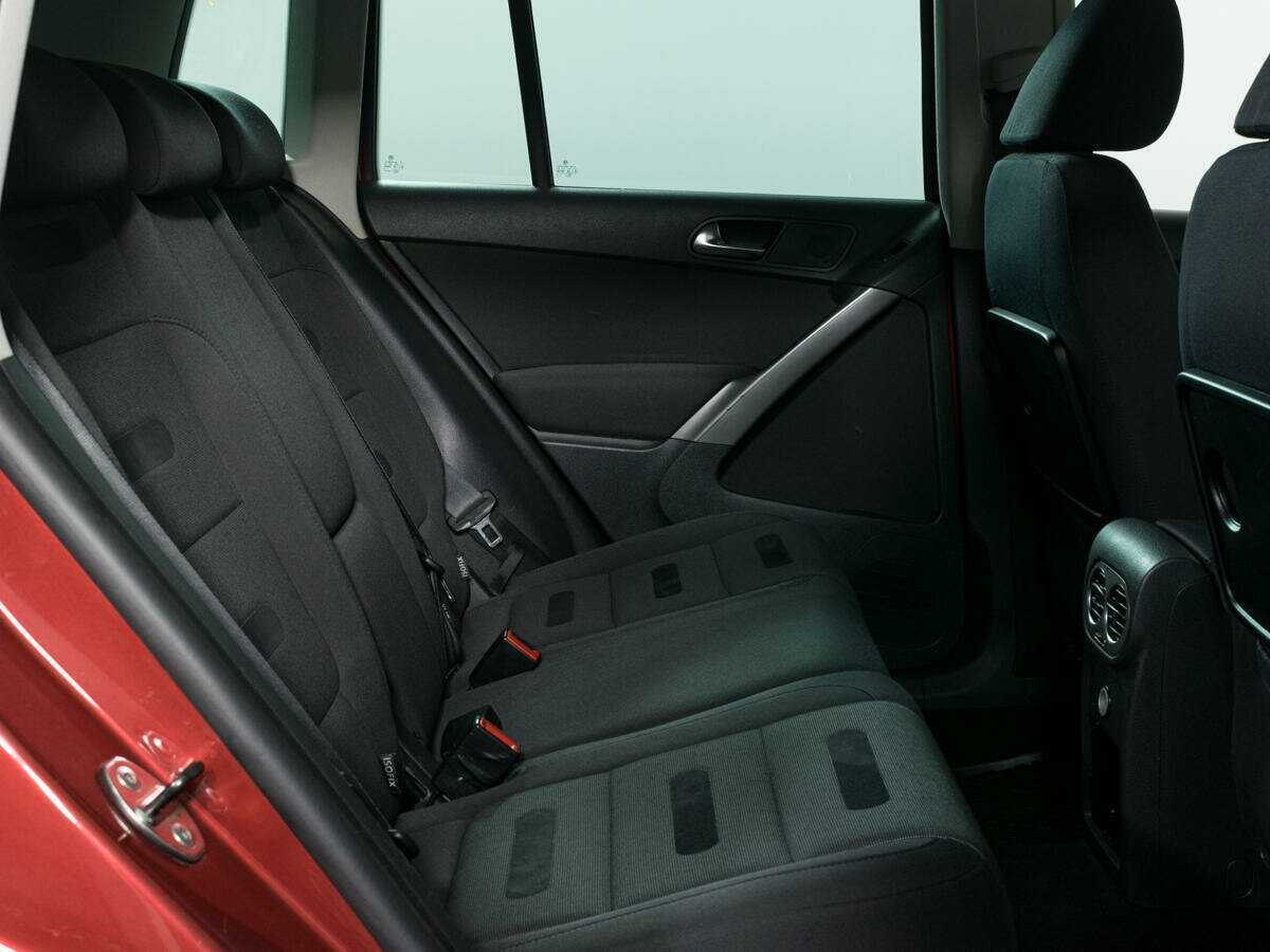 Volkswagen Tiguan с пробегом — 2009 год. Фото: #9