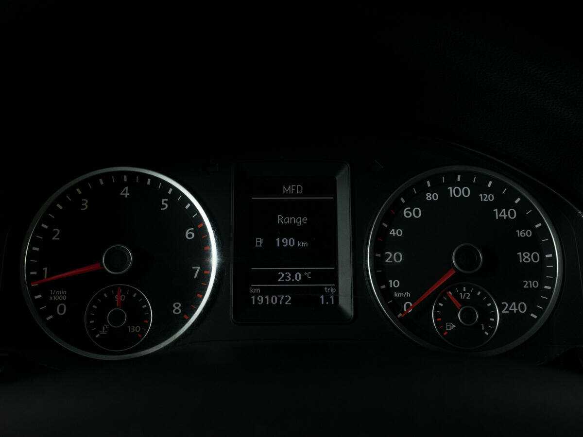 Volkswagen Tiguan с пробегом — 2009 год. Фото: #10