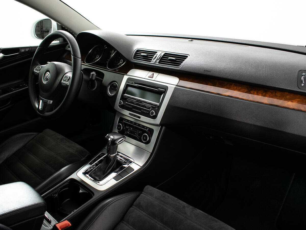 Volkswagen Passat с пробегом — 2010 год. Фото: #8