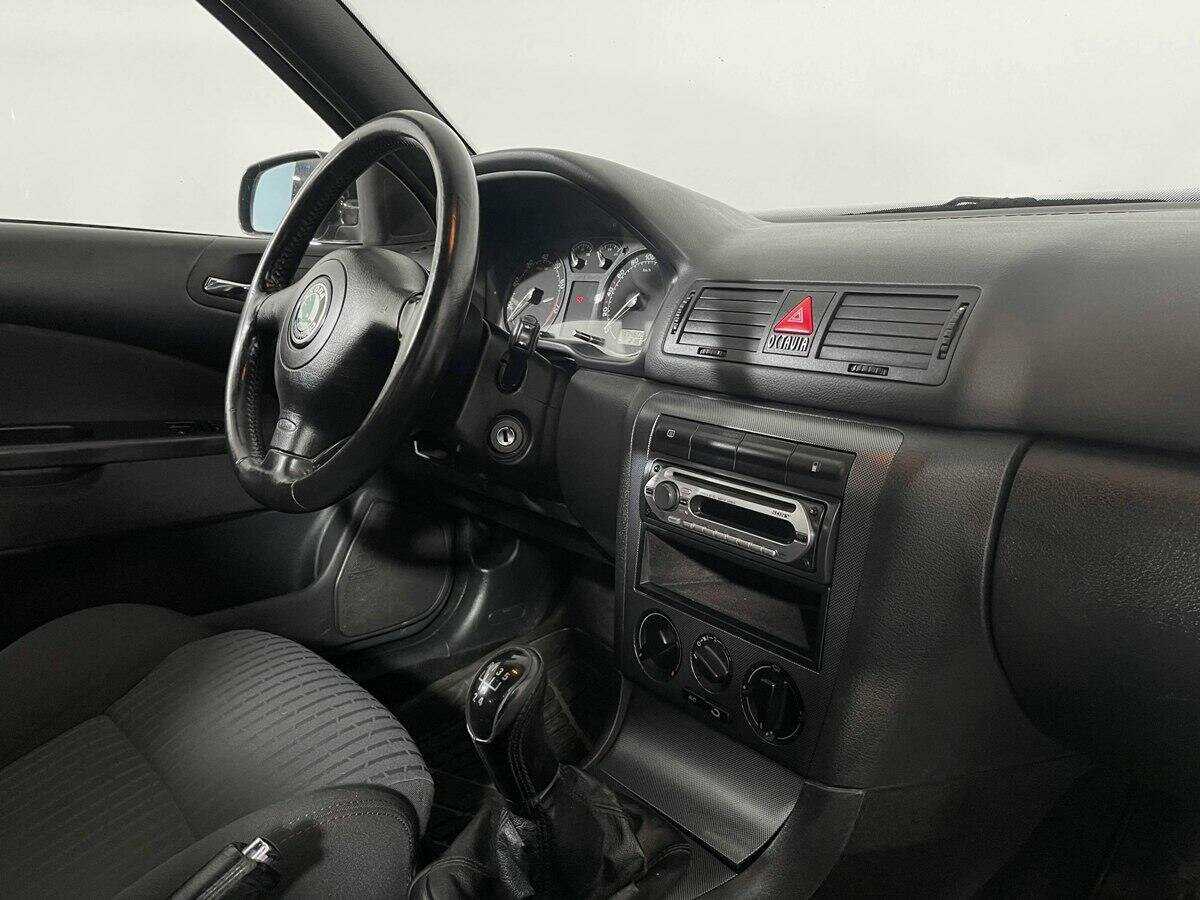 Skoda Octavia с пробегом — 2008 год. Фото: #6