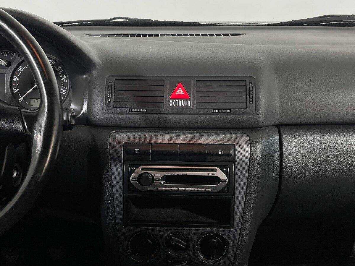 Skoda Octavia с пробегом — 2008 год. Фото: #9