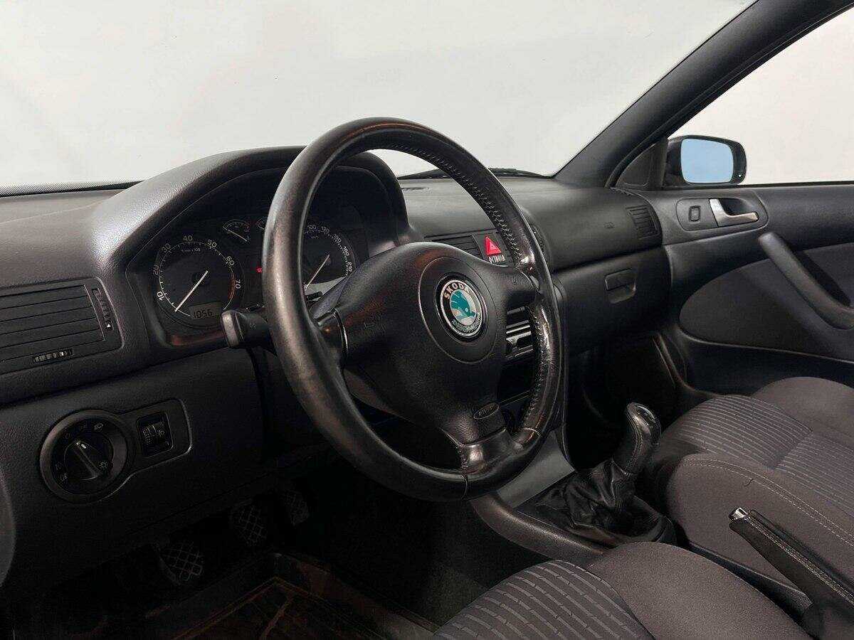 Skoda Octavia с пробегом — 2008 год. Фото: #10