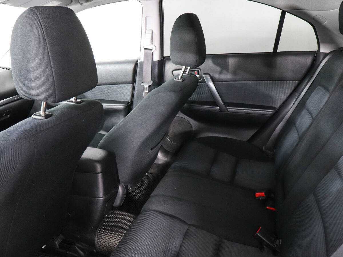 Mazda 6 с пробегом — 2007 год. Фото: #7