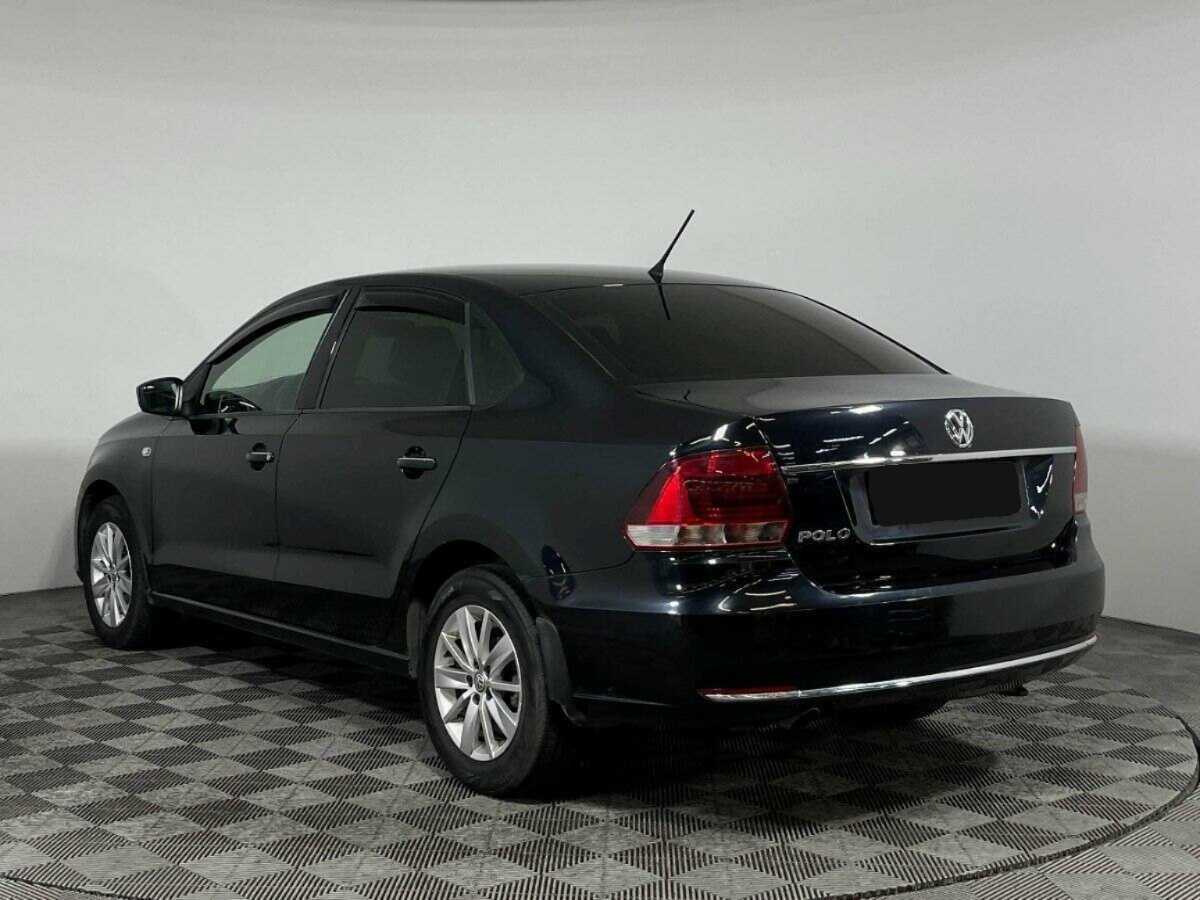 Volkswagen Polo с пробегом — 2016 год. Фото: #6