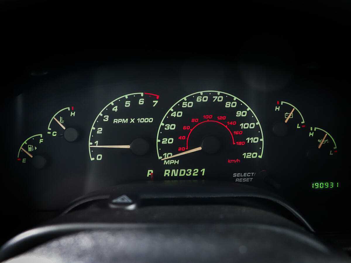 Ford Explorer с пробегом — 2002 год. Фото: #14