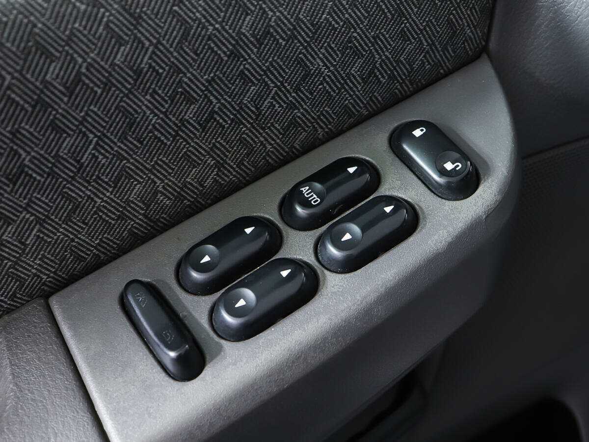 Ford Explorer с пробегом — 2002 год. Фото: #16