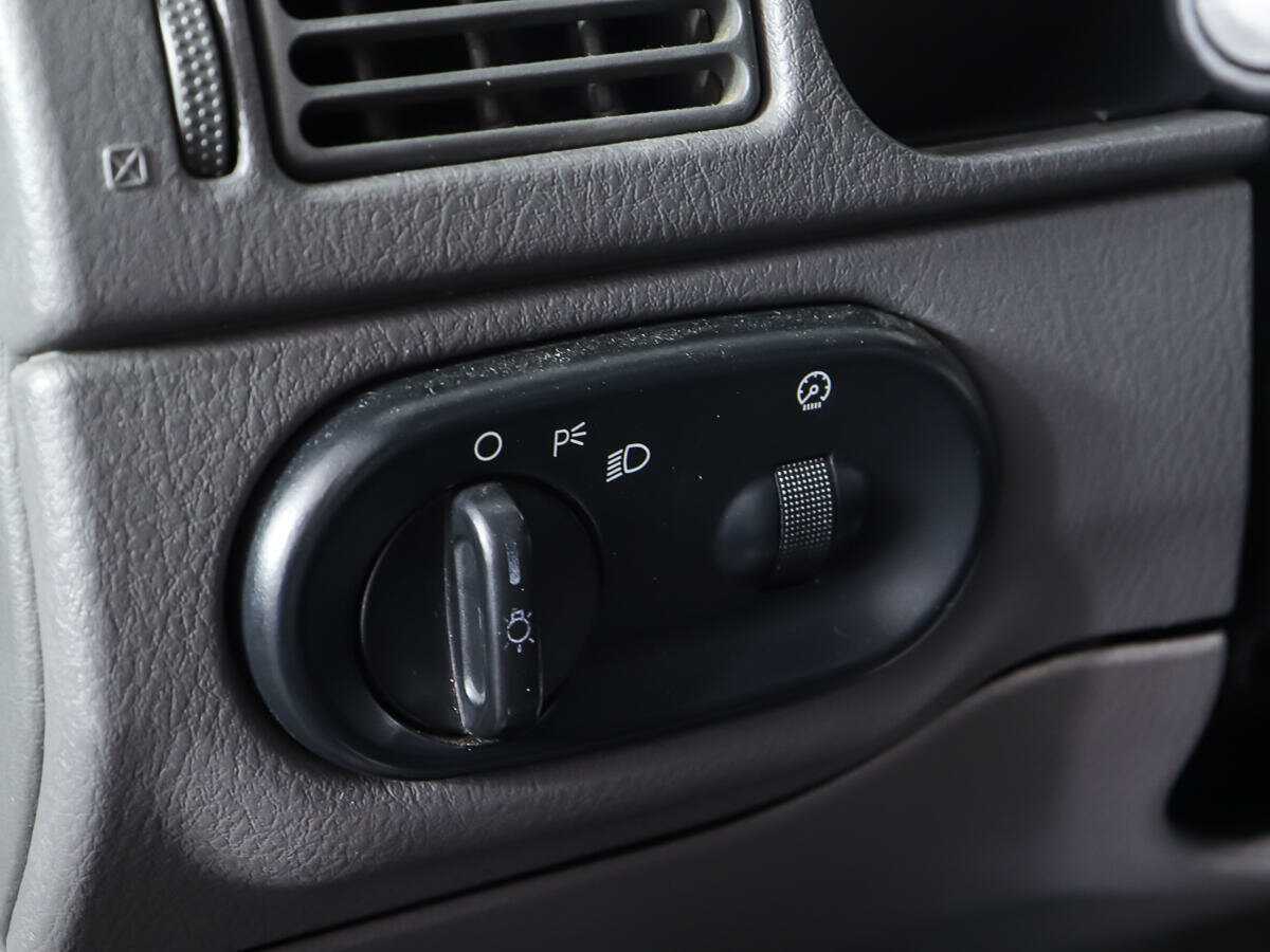 Ford Explorer с пробегом — 2002 год. Фото: #17