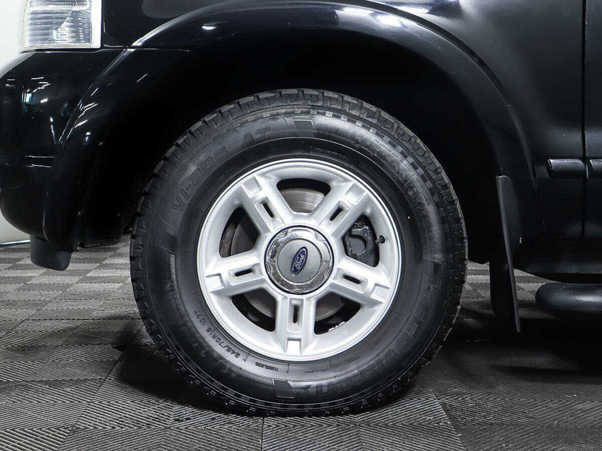 Ford Explorer с пробегом — 2002 год. Фото: #22