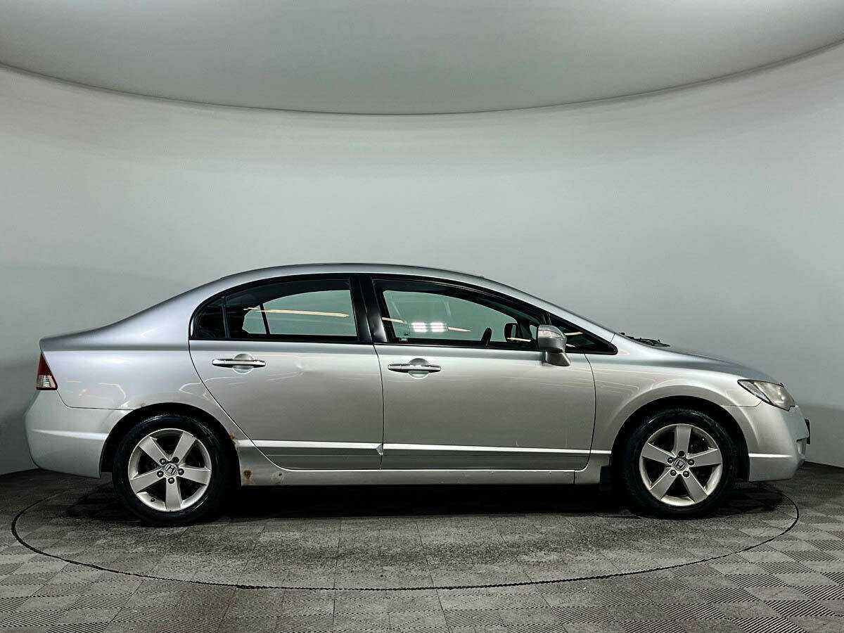 Honda Civic с пробегом — 2006 год. Фото: #3