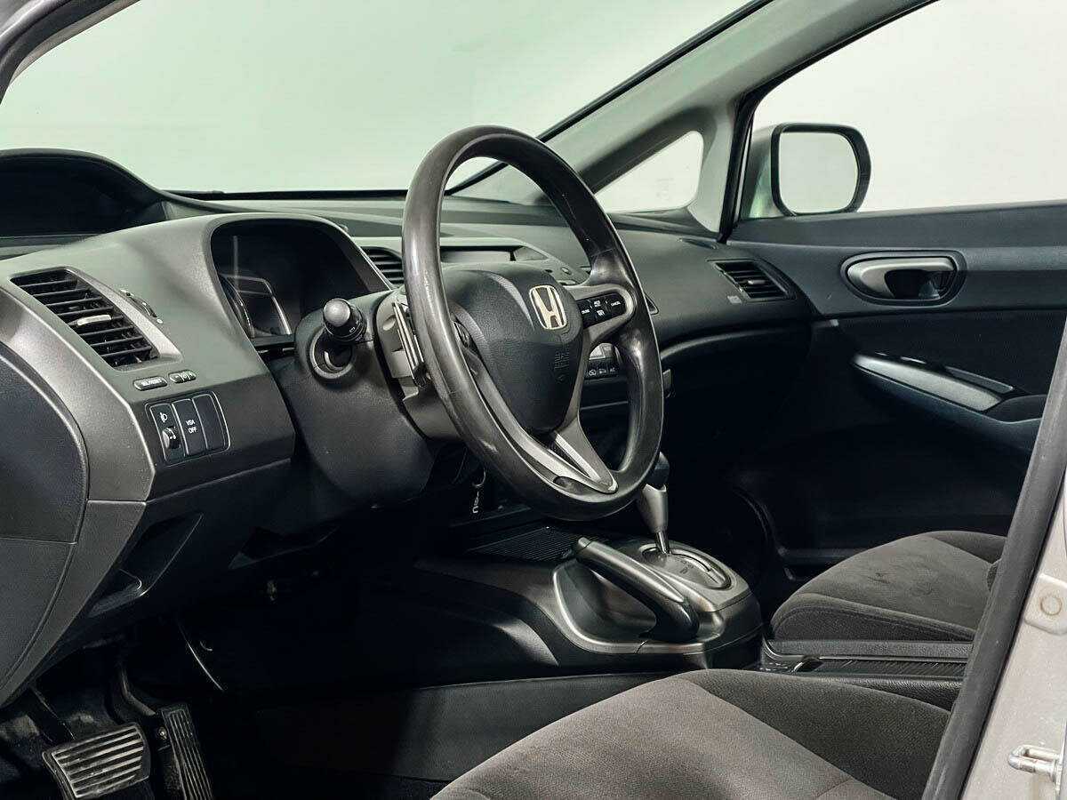 Honda Civic с пробегом — 2006 год. Фото: #12