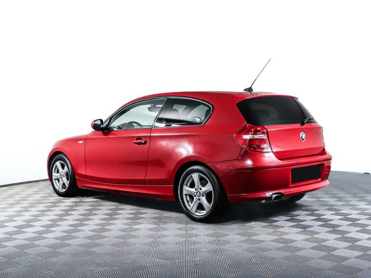 BMW 1 серии с пробегом — 2011 год. Фото: #6