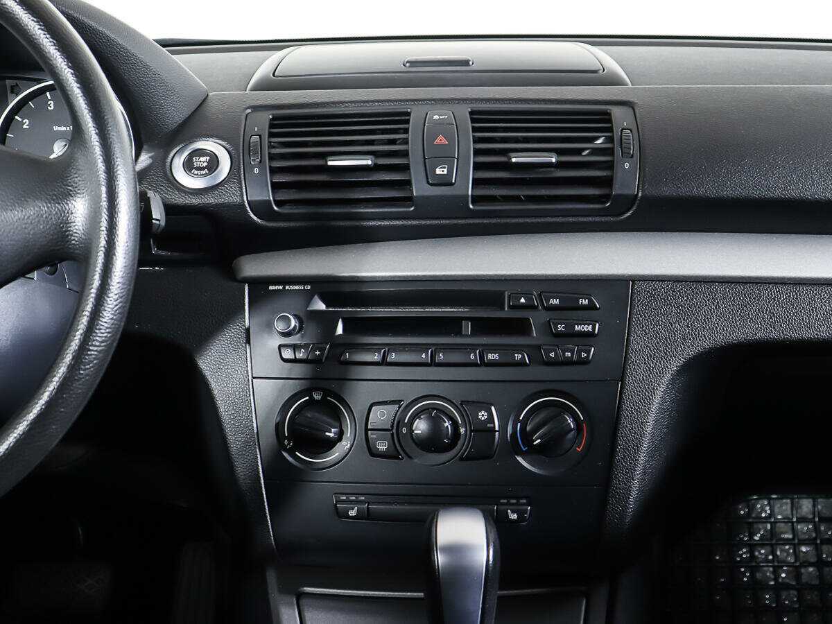 BMW 1 серии с пробегом — 2011 год. Фото: #13