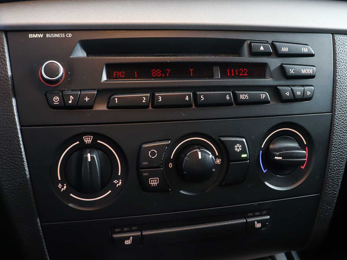 BMW 1 серии с пробегом — 2011 год. Фото: #15