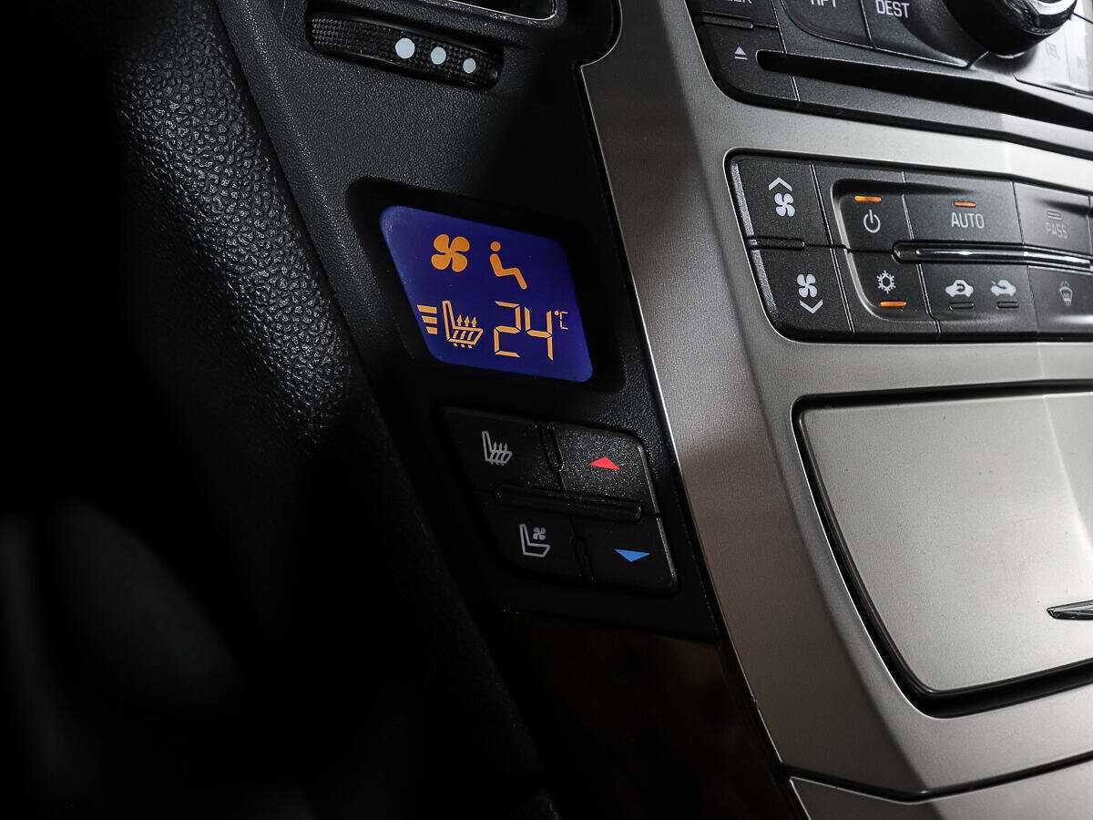 Cadillac CTS с пробегом — 2008 год. Фото: #17