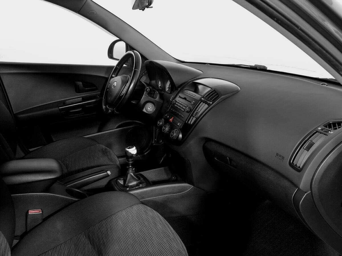 Kia Ceed с пробегом — 2009 год. Фото: #8