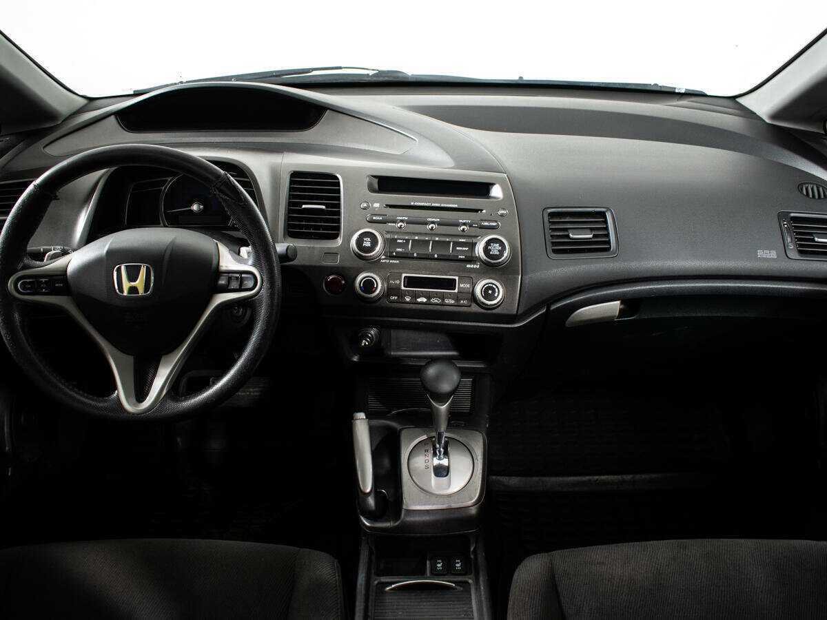 Honda Civic с пробегом — 2008 год. Фото: #10