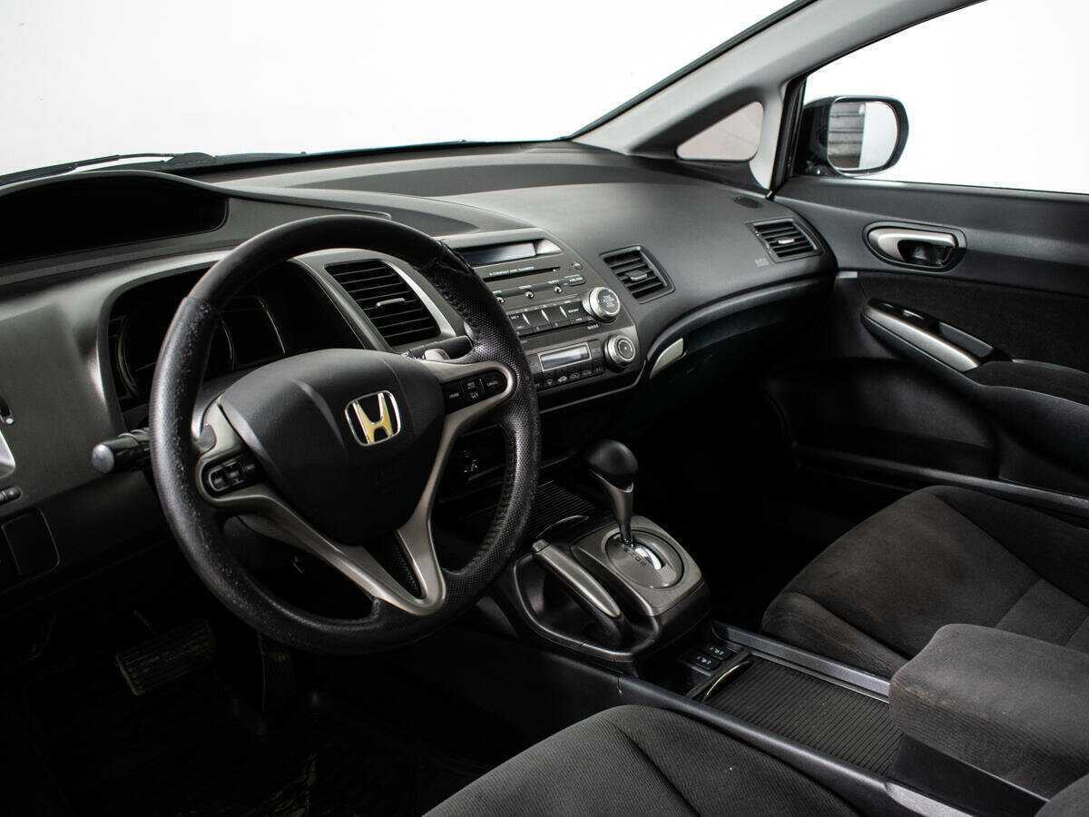 Honda Civic с пробегом — 2008 год. Фото: #11