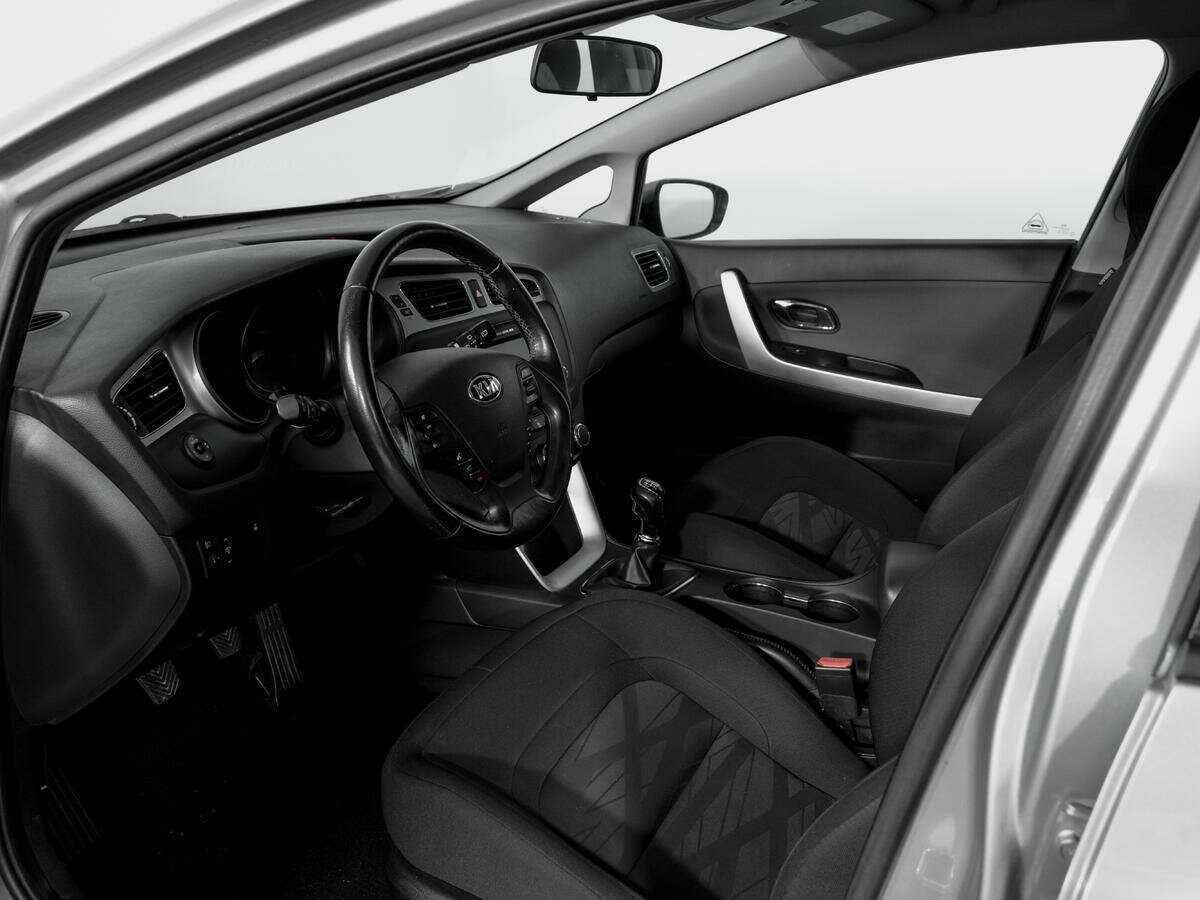 Kia Ceed с пробегом — 2015 год. Фото: #14