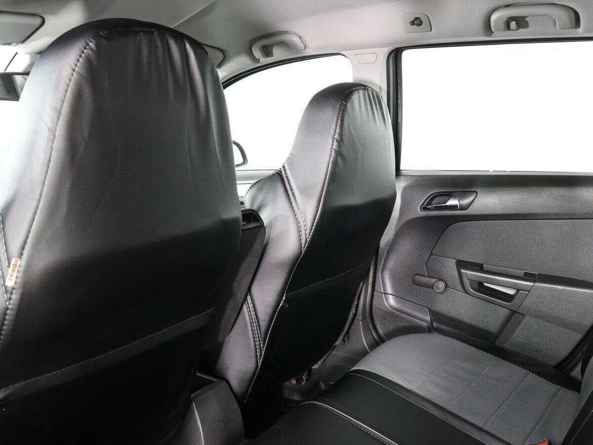 Opel Astra с пробегом — 2011 год. Фото: #8