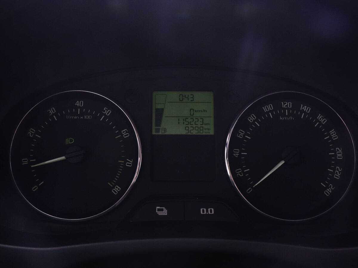 Skoda Roomster с пробегом — 2012 год. Фото: #6