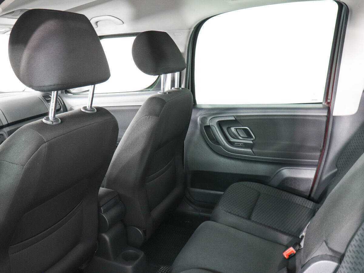 Skoda Roomster с пробегом — 2012 год. Фото: #7